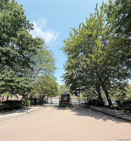 15020 71 Avenue 2J, Flushing, NY 11367