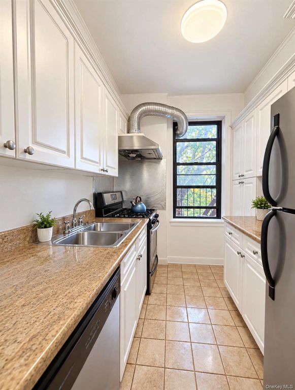 15020 71 Avenue 2J, Flushing, NY 11367 — photo 3