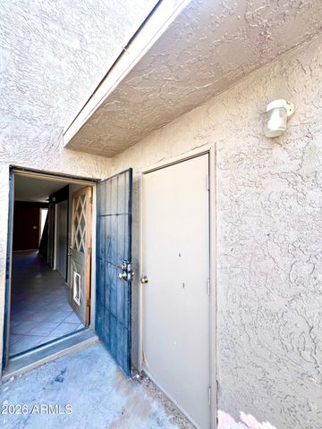 6120 W TOWNLEY Avenue, Glendale, AZ 85302