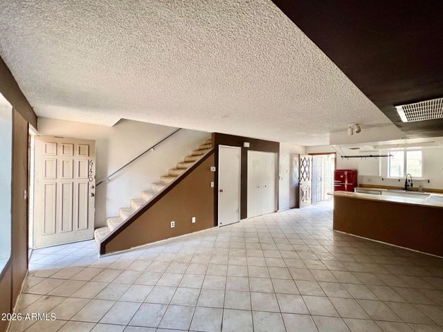 6120 W TOWNLEY Avenue, Glendale, AZ 85302