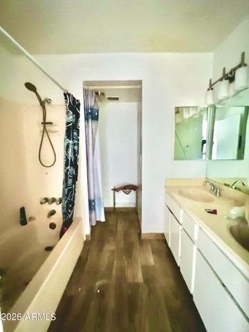 6120 W TOWNLEY Avenue, Glendale, AZ 85302