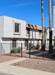 6120 W TOWNLEY Avenue, Glendale, AZ 85302