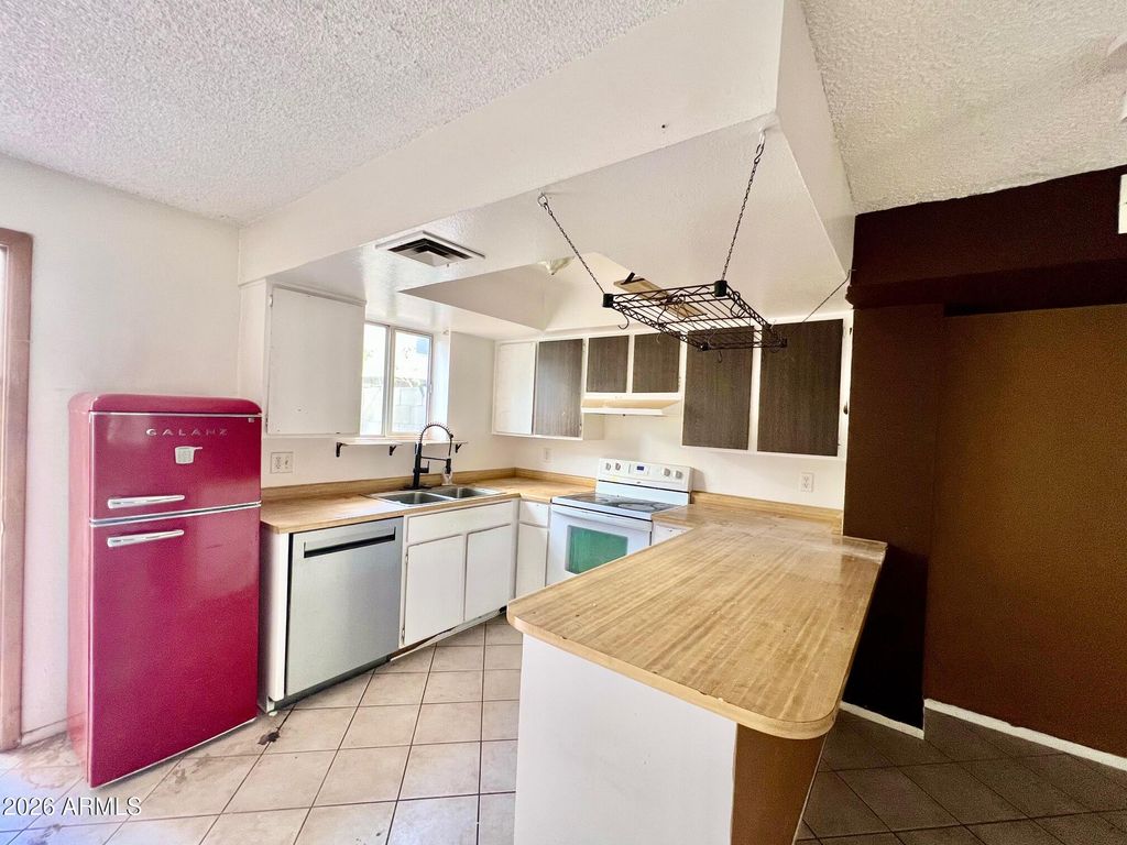 6120 W TOWNLEY Avenue, Glendale, AZ 85302 — photo 4