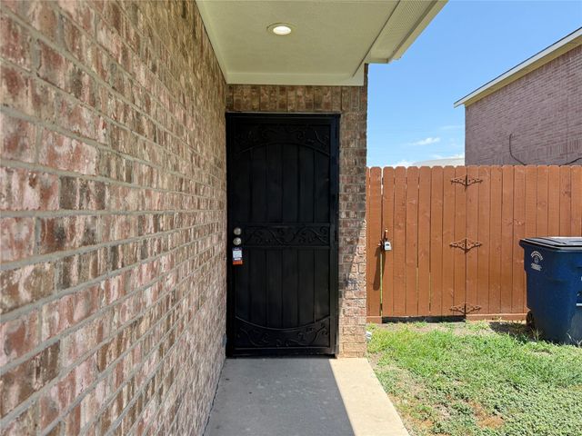 4025 Preferred Place, Dallas, TX 75237