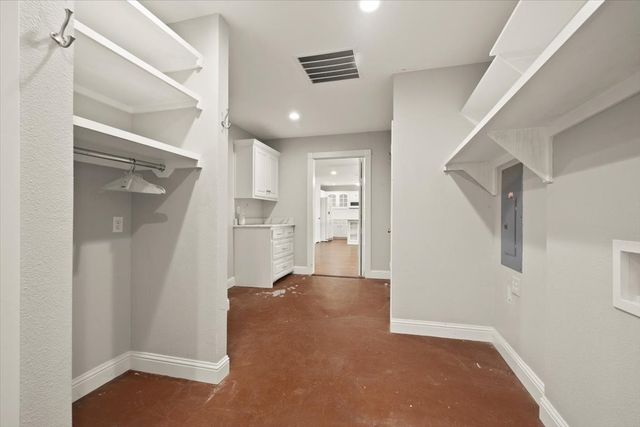 1004 Ridgetop Drive, Justin, TX 76247