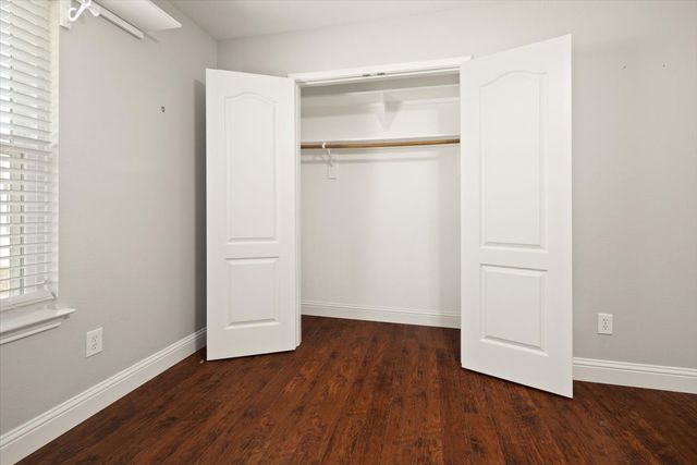 1004 Ridgetop Drive, Justin, TX 76247