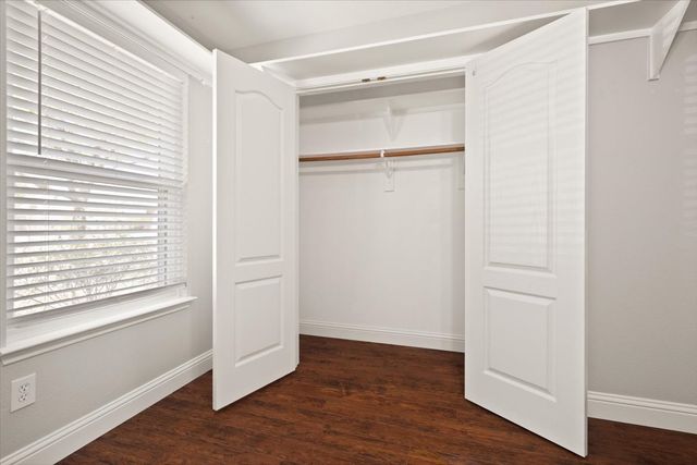 1004 Ridgetop Drive, Justin, TX 76247