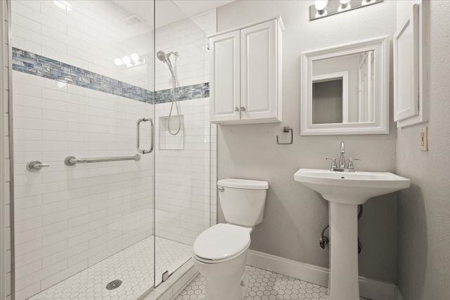 1004 Ridgetop Drive, Justin, TX 76247