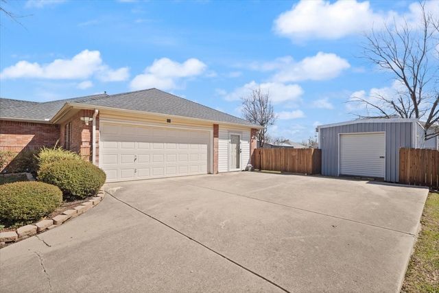 1004 Ridgetop Drive, Justin, TX 76247