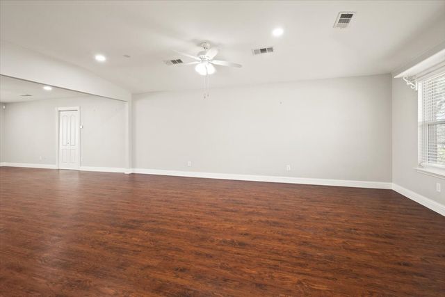 1004 Ridgetop Drive, Justin, TX 76247