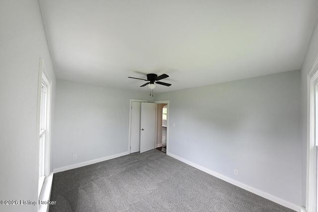 10301 Meadowview Dr, Louisville, KY 40272