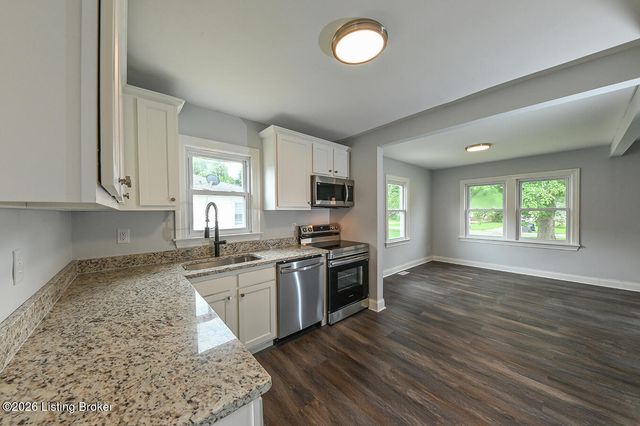 10301 Meadowview Dr, Louisville, KY 40272