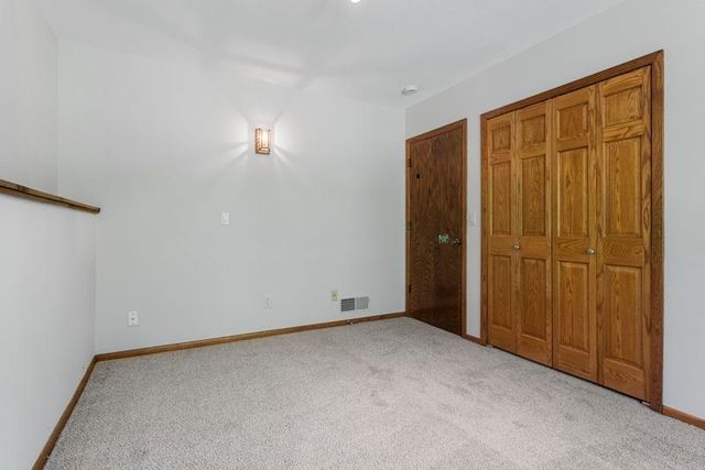 1948 Crown Point Drive, Mendota Heights, MN 55118