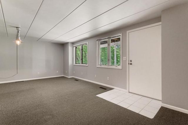 1948 Crown Point Drive, Mendota Heights, MN 55118