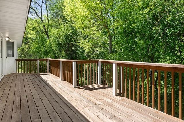 1948 Crown Point Drive, Mendota Heights, MN 55118