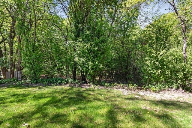 1948 Crown Point Drive, Mendota Heights, MN 55118