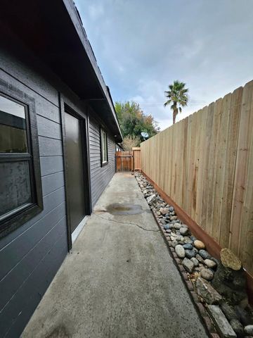 829 Pioneer Avenue, Porterville, CA 93257