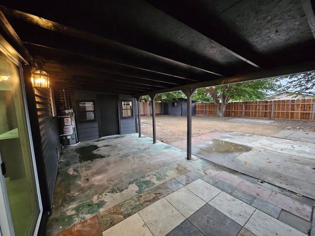 829 Pioneer Avenue, Porterville, CA 93257