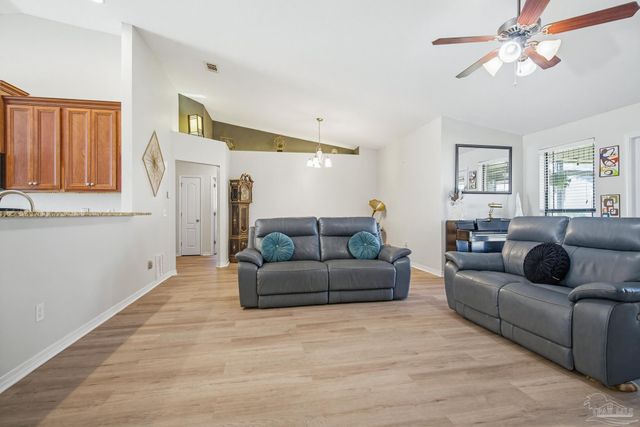 6077 Stonechase Blvd, Pace, FL 32571