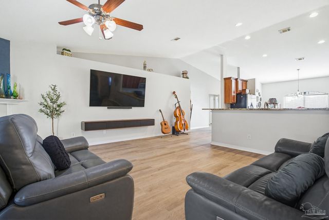 6077 Stonechase Blvd, Pace, FL 32571