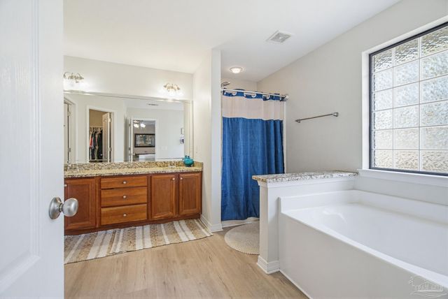 6077 Stonechase Blvd, Pace, FL 32571