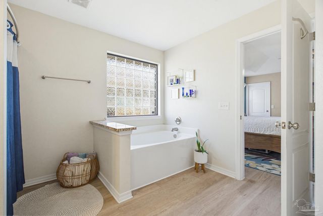 6077 Stonechase Blvd, Pace, FL 32571