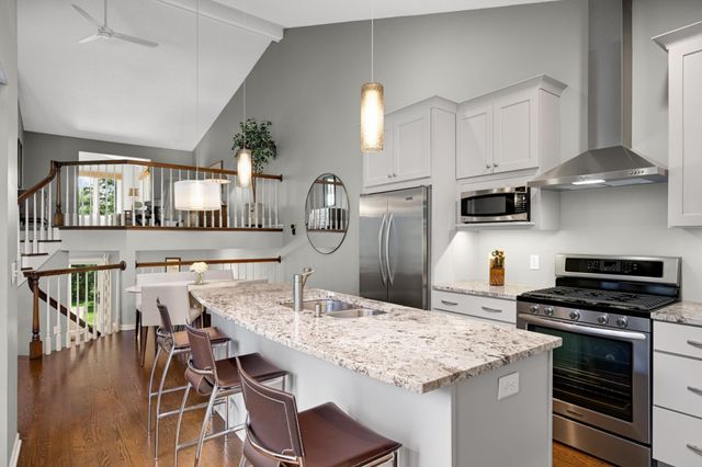 11887 Minnetonka Boulevard, Minnetonka, MN 55305