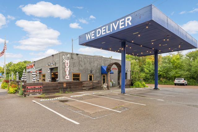 11887 Minnetonka Boulevard, Minnetonka, MN 55305