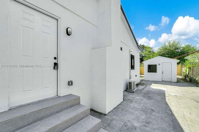 3040 NW 13th Ave, Miami, FL 33142