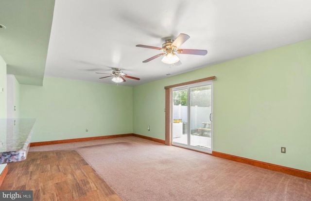 64 HAMPTON GATE DR, Sicklerville, NJ 08081