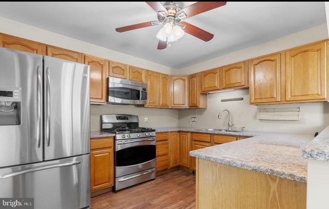 64 HAMPTON GATE DR, Sicklerville, NJ 08081