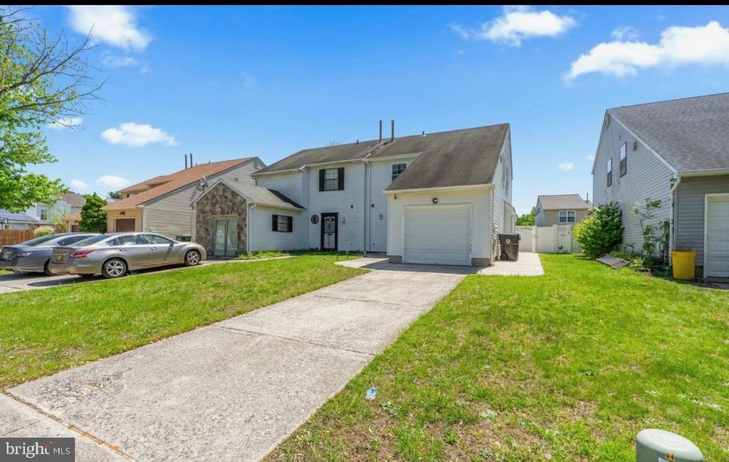 64 HAMPTON GATE DR, Sicklerville, NJ 08081