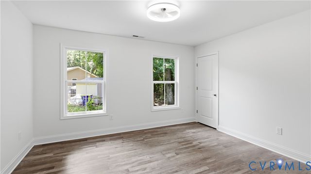 2008 New York Ave, Hopewell, VA 23860