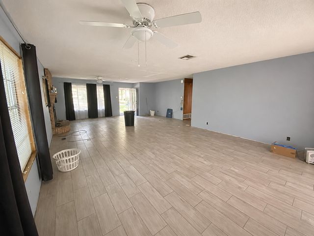 105 Elaine Drive, Gun Barrel City, TX 75156