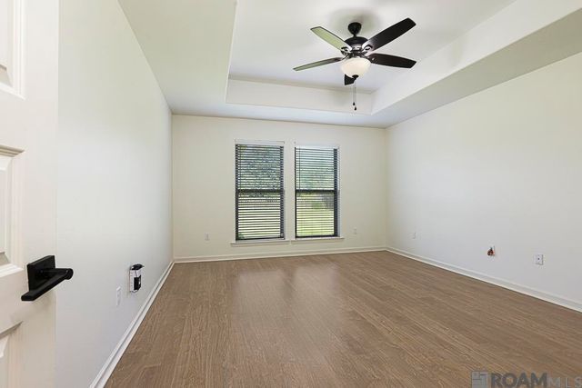 1310 Point Andrew Dr, Gonzales, LA 70737