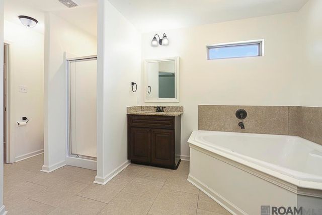 1310 Point Andrew Dr, Gonzales, LA 70737