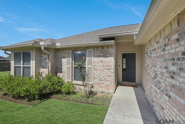 1310 Point Andrew Dr, Gonzales, LA 70737