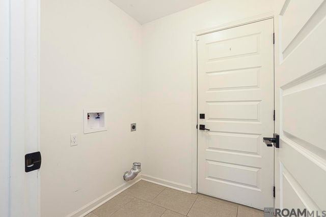 1310 Point Andrew Dr, Gonzales, LA 70737