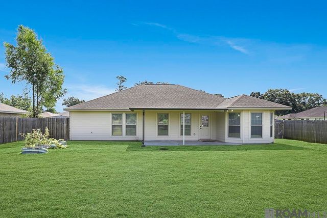 1310 Point Andrew Dr, Gonzales, LA 70737
