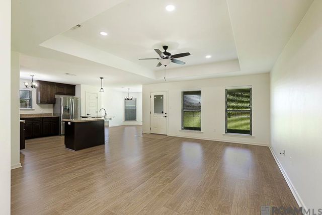 1310 Point Andrew Dr, Gonzales, LA 70737