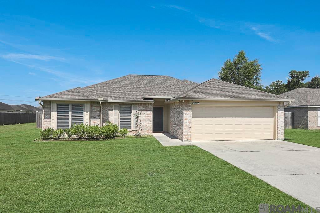 1310 Point Andrew Dr, Gonzales, LA 70737