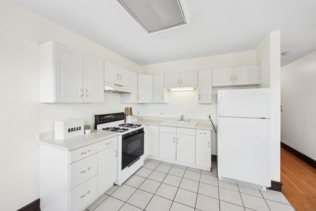 6750 16th Street B, Berwyn, IL 60402