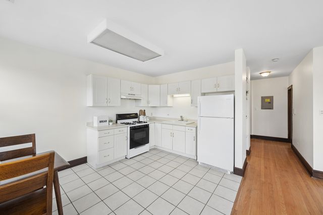 6750 16th Street B, Berwyn, IL 60402
