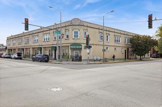 6750 16th Street B, Berwyn, IL 60402