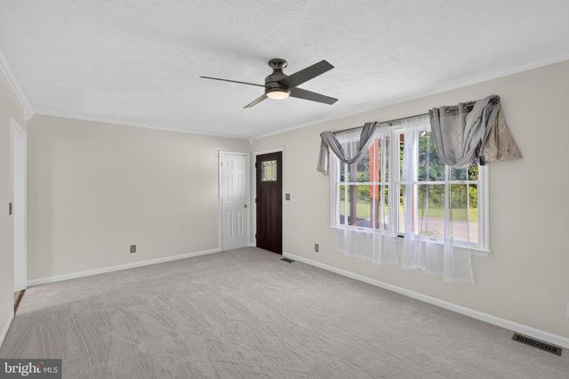 9330 SPRINGS RD, Warrenton, VA 20186