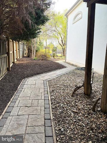 1921 WARE RD, Falls Church, VA 22043