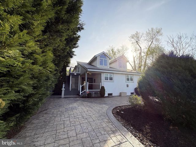 1921 WARE RD, Falls Church, VA 22043