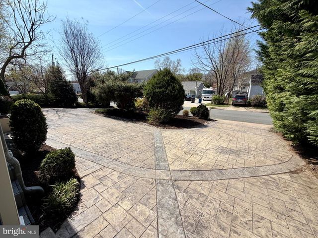 1921 WARE RD, Falls Church, VA 22043