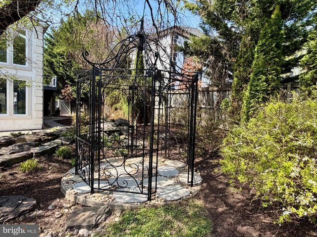 1921 WARE RD, Falls Church, VA 22043