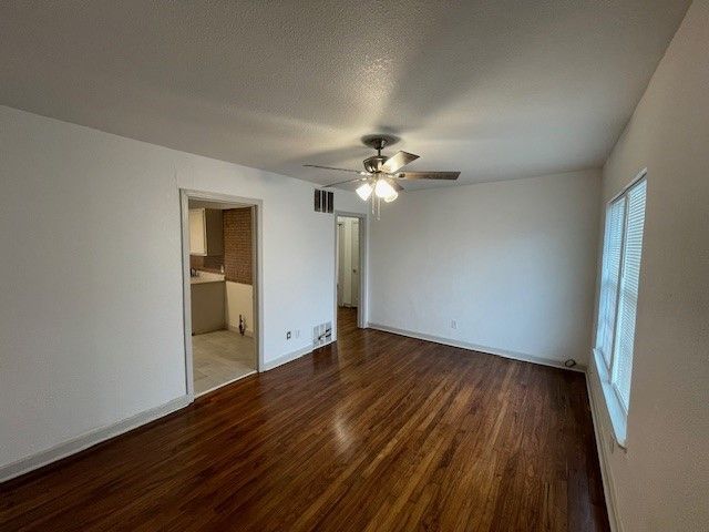 2327 Wagner Avenue, Fort Worth, TX 76106